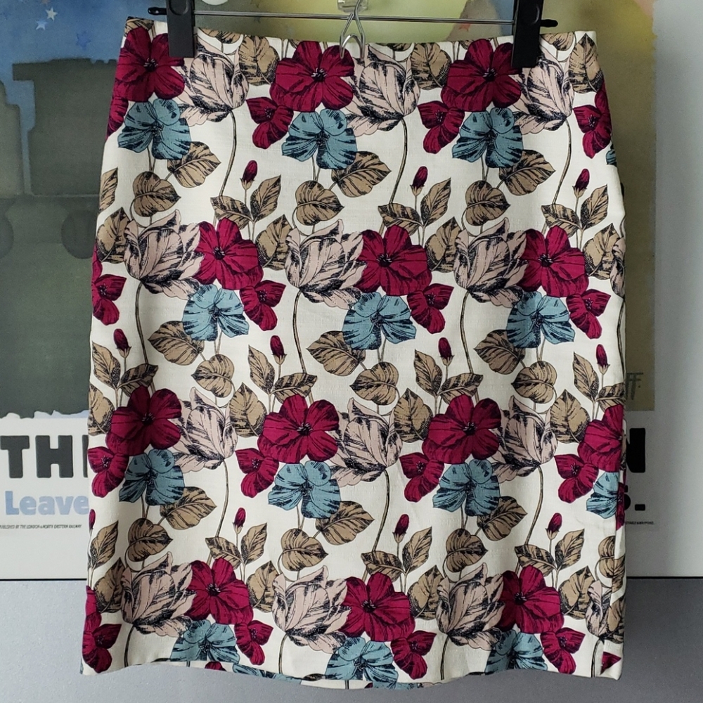 🌺Ann Taylor Floral Skirt🌺